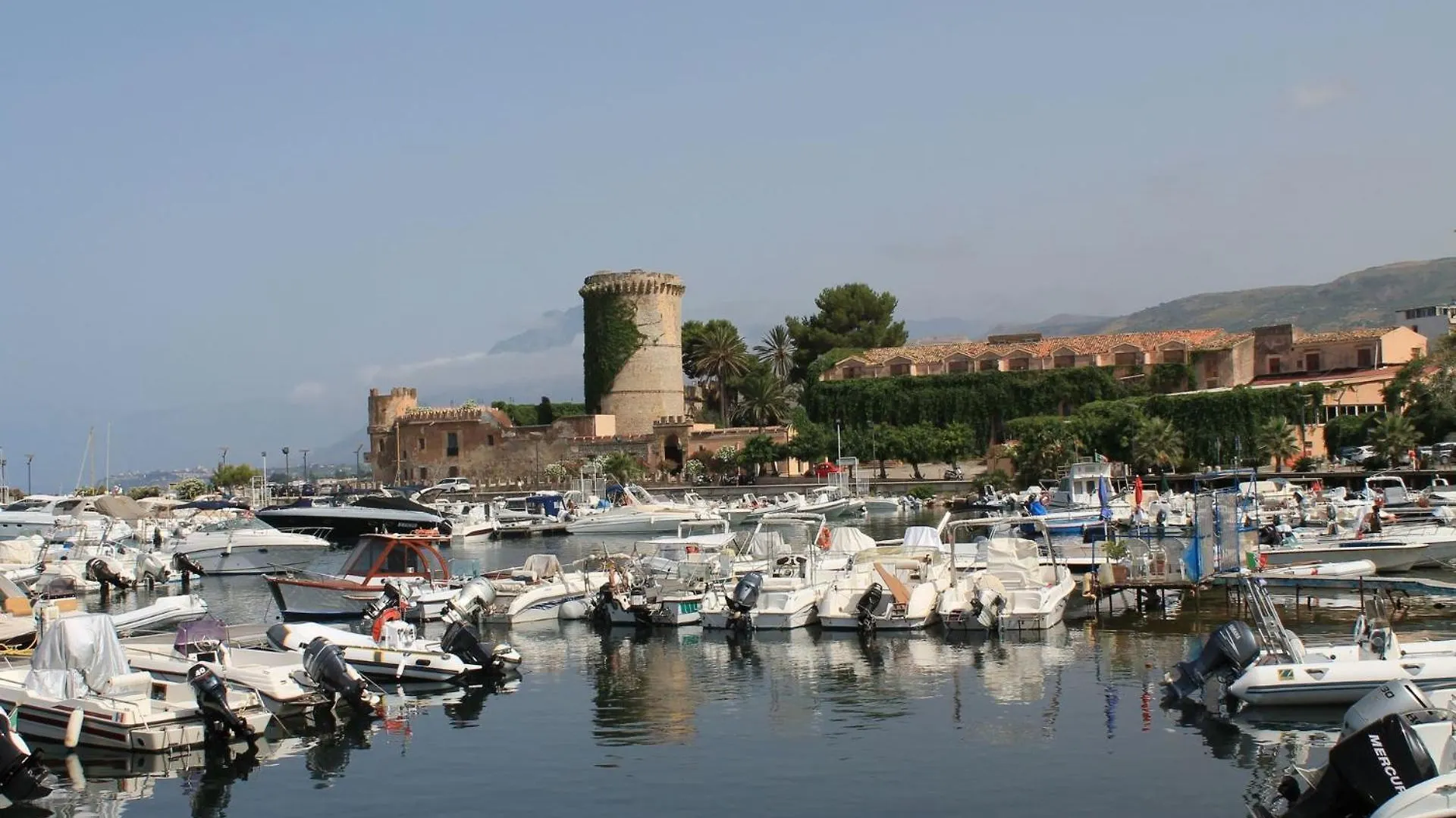 Alle Due Torri, Villa Sulla Roccia A Picco Sul Mare Altavilla Milicia