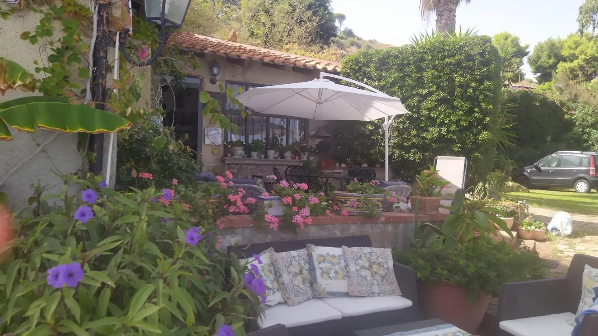 Casa vacanze Alle Due Torri, Villa Sulla Roccia A Picco Sul Mare Altavilla Milicia