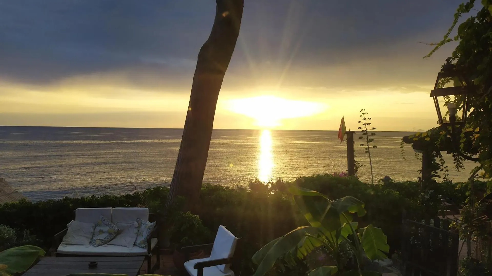 Casa vacanze Alle Due Torri, Villa Sulla Roccia A Picco Sul Mare Altavilla Milicia