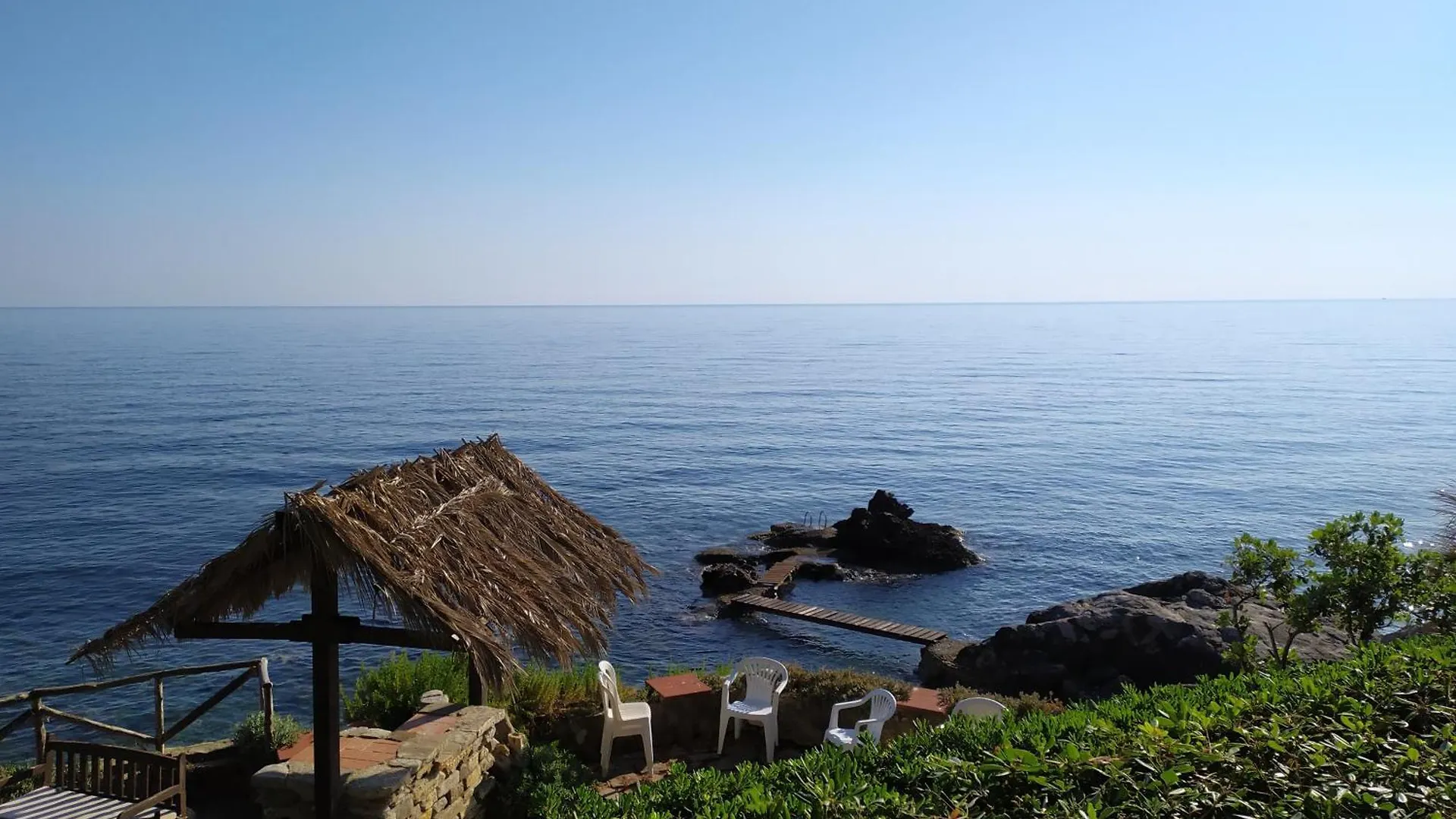 Casa vacanze Alle Due Torri, Villa Sulla Roccia A Picco Sul Mare Altavilla Milicia Italia