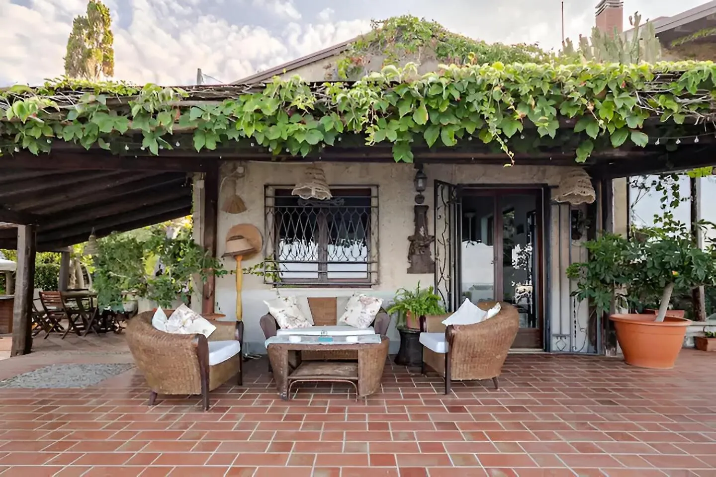 Casa vacanze Alle Due Torri, Villa Sulla Roccia A Picco Sul Mare Altavilla Milicia