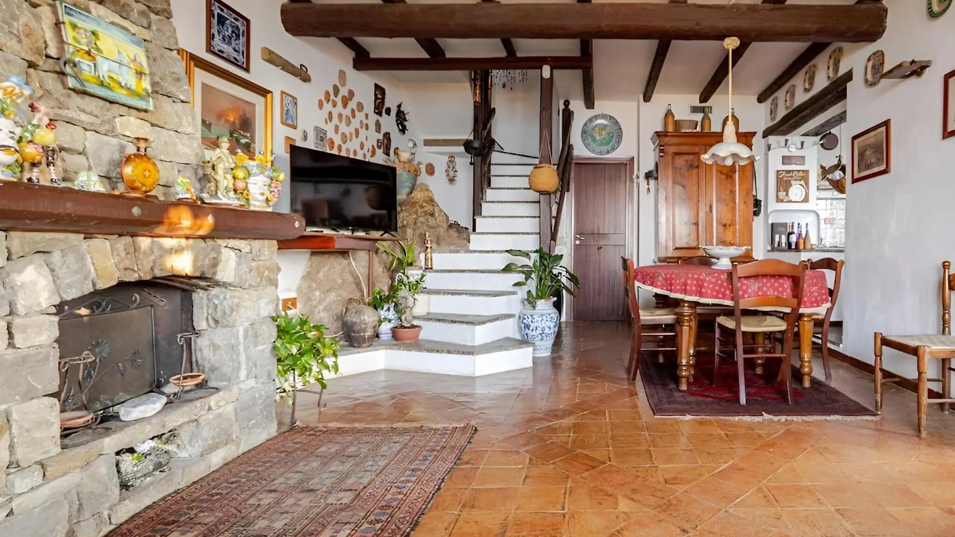 Casa vacanze Alle Due Torri, Villa Sulla Roccia A Picco Sul Mare Altavilla Milicia Italia