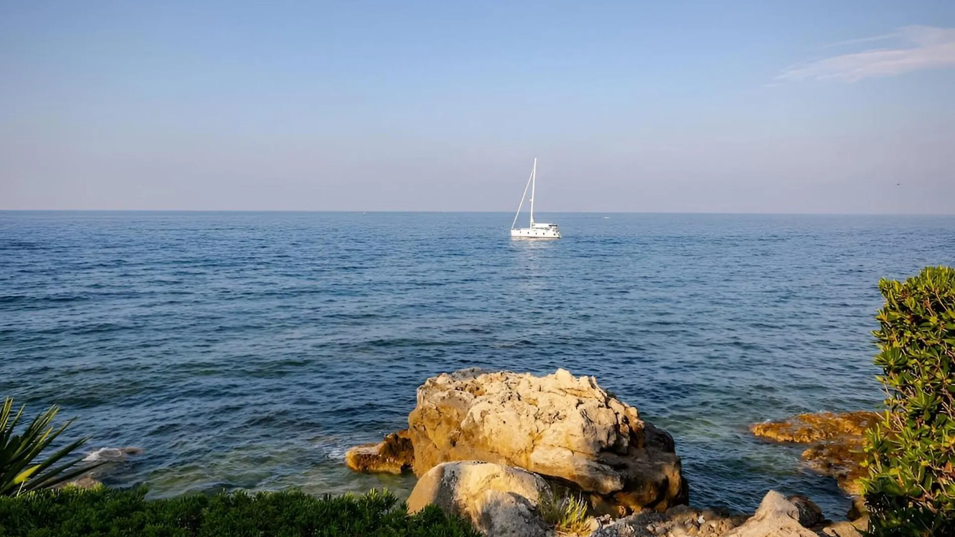 Alle Due Torri, Villa Sulla Roccia A Picco Sul Mare Altavilla Milicia