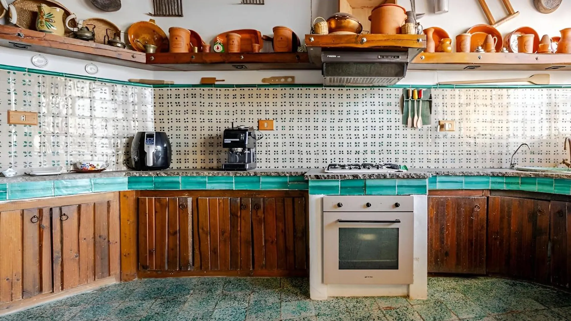 Casa vacanze Alle Due Torri, Villa Sulla Roccia A Picco Sul Mare Altavilla Milicia