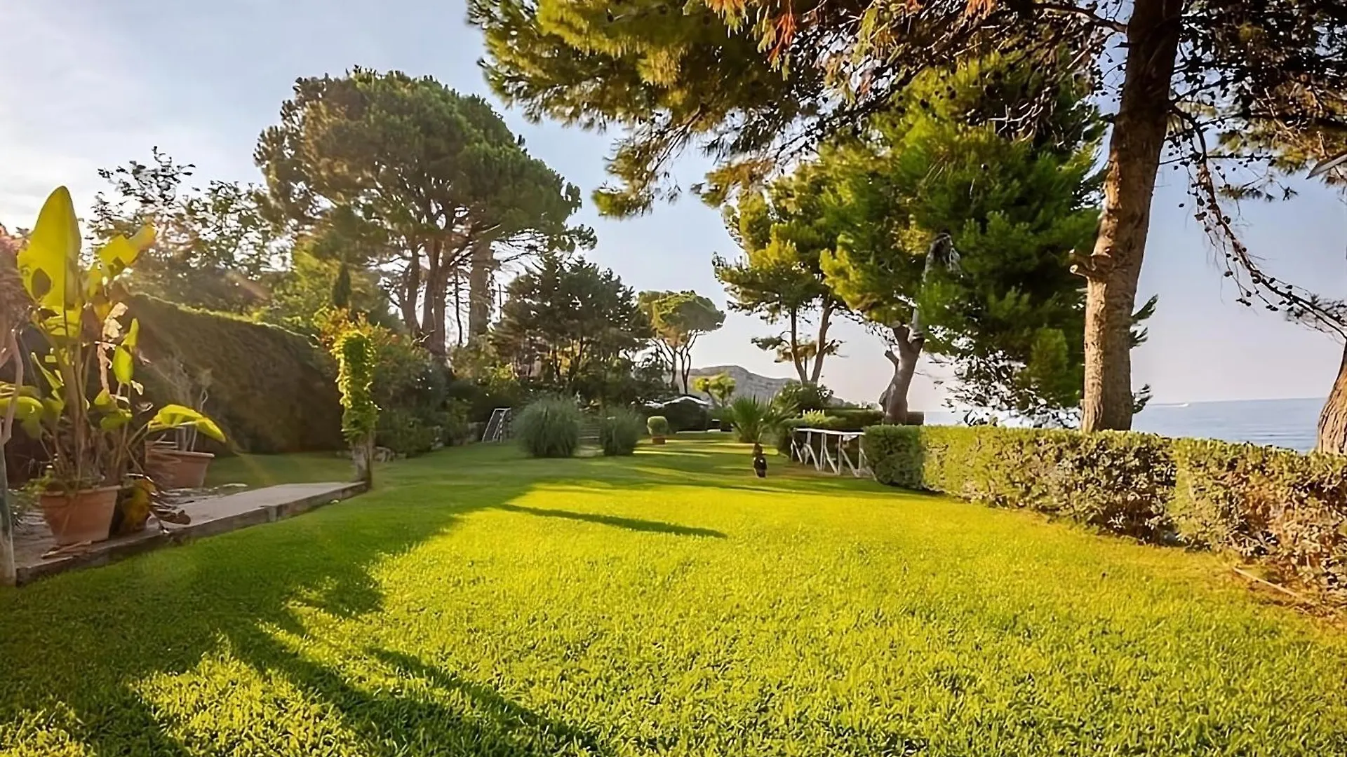 Casa vacanze Alle Due Torri, Villa Sulla Roccia A Picco Sul Mare Altavilla Milicia Italia