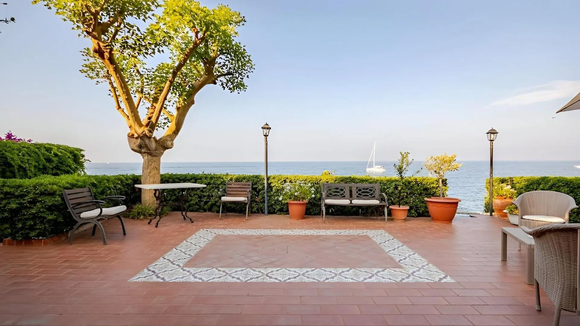 Alle Due Torri, Villa Sulla Roccia A Picco Sul Mare Altavilla Milicia